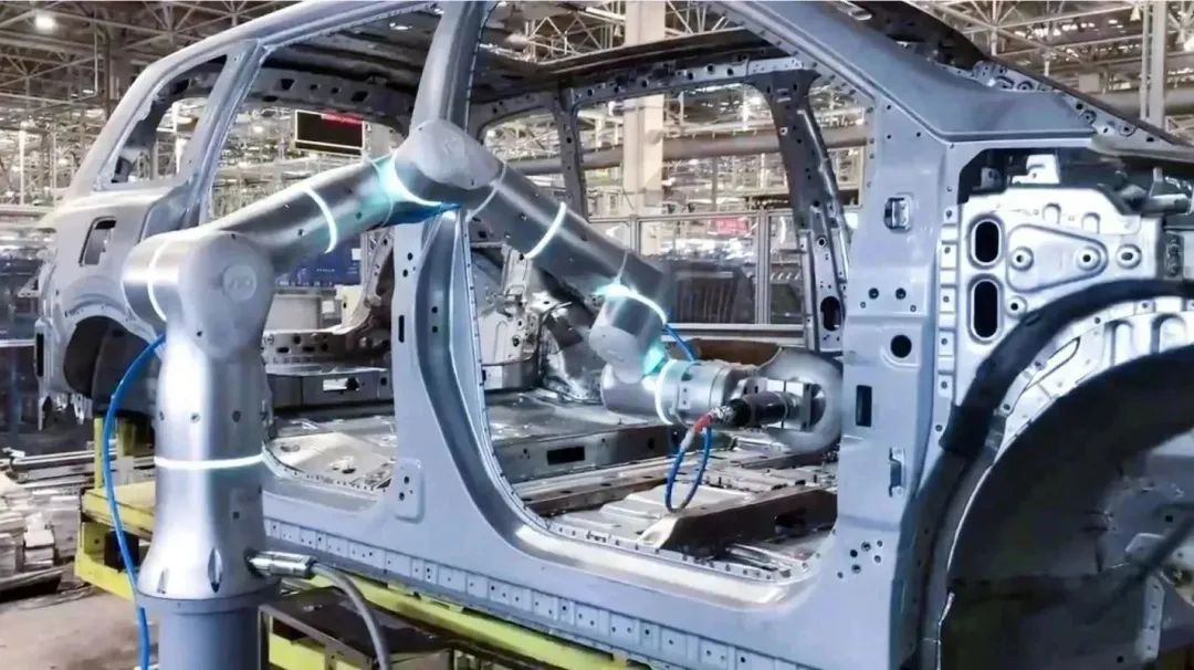 Automating Precision: Navigating Challenges in Machining Automation