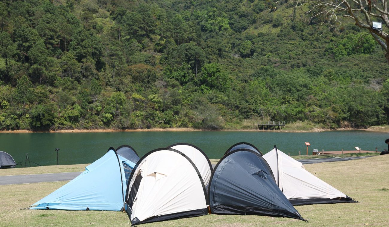 Ultralight Mountaineering Tent: Capacity, Fabrics, and Quick Pitching